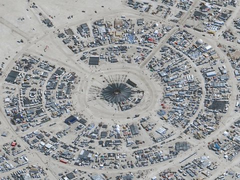 FOTO: Horor, 70.000 Peserta Festival Burning Man di Amerika Serikat Terjebak Lumpur di Gurun Nevada, 1 Tewas