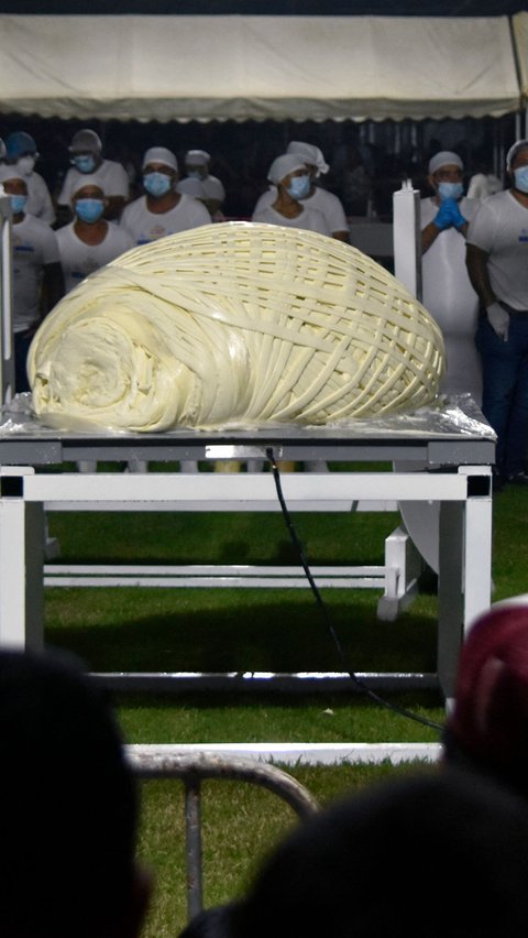FOTO: Wujud Bola Keju Terbesar Dunia Seberat 558 kilogram Pecahkan Guinness World Records