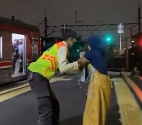 Viral Seorang Ibu Diduga Hendak Buang Bayi di Rel Kereta, Ternyata Ini Fakta di Baliknya