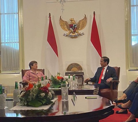 Jokowi Gelar Pertemuan Tertutup dengan Presiden Bank Dunia dan Direktur IMF di Istana Merdeka