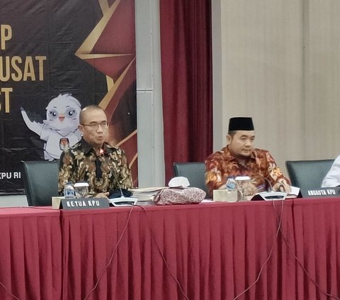 Tujuh komisioner KPU RI sebelumnya dilaporkan Bawaslu ke DKPP terkait dugaan pelanggaran kode etik membatasi akses data dan dokumen pada Sistem Informasi Pencalonan (Silon) DPR, DPRD Provinsi, DPRD Kabupaten/Kota. <br>