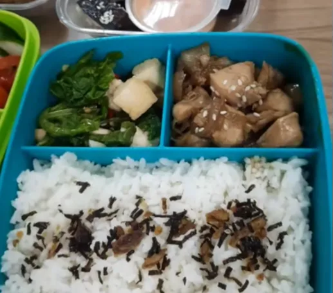 Husband Unboxing Wife's Complete Meal Box, 5 Boxes of Various Dishes, Amazes Netizens, Want to Go on a Picnic?