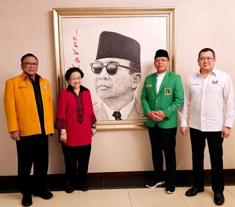 Terakhir, kata Hasto, Megawati bersama Mardiono, Hary Tanoesoedibjo dan OSO membahas konstelasi dinamika politik saat ini.<br><br>