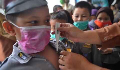 Dari jumlah penderita, mayoritas adalah anak-anak dengan rentang usia 0-5 tahun. Namun tidak ada pneumonia yang masuk dalam kategori berat di Depok.<br>