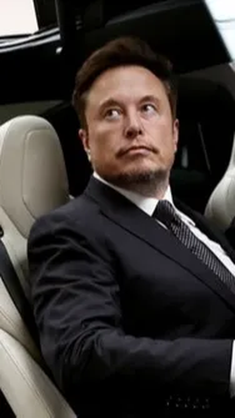 Berikut ini adalah tampang dan gaya Elon Musk saat masih muda sebelum menjadi orang terkaya di dunia: