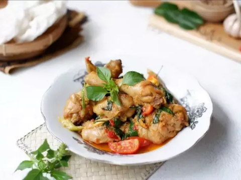 1. Resep Makanan Tradisional: Ayam Woku<br>