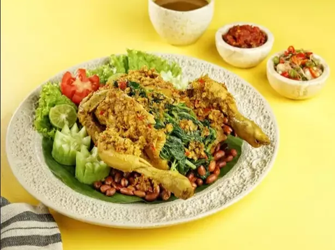 2. Resep Makanan Tradisional: Ayam Betutu<br>