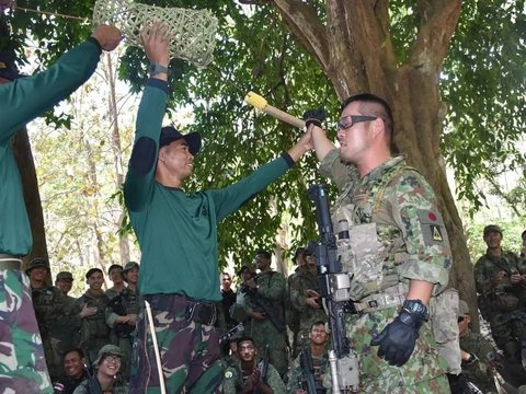 Prajurit Marinir Indonesia Kenalkan Cara Bertahan Hidup Di Hutan Kepada Angkatan Darat Jepang Dan Singapura