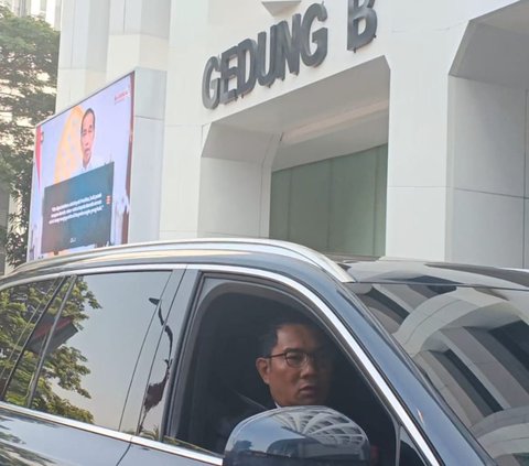 Hadiri Pelantikan Pj Gubernur di Kemendagri, Ridwan Kamil Setir Mobil Sendiri dari Bandung