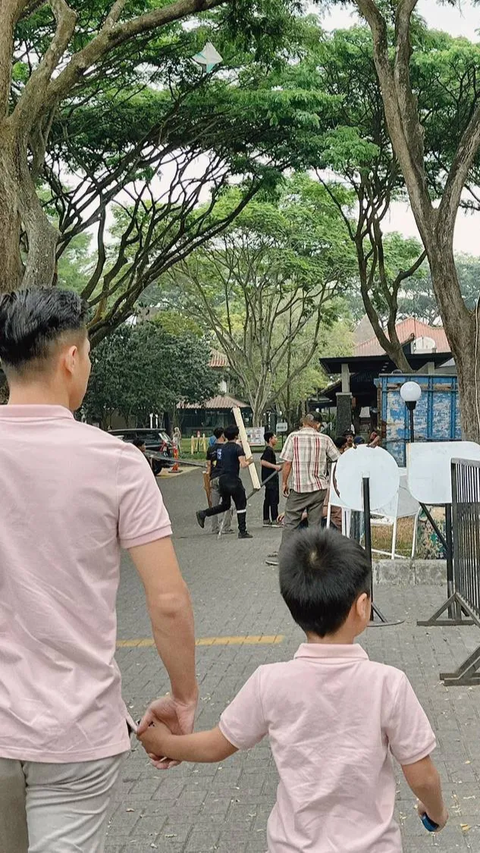 Kini Sudah Sah Jadi Ayah Sambung, Intip Momen Kedekatan Ikram Rosadi dengan Anak Larissa Chou