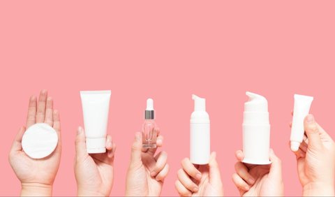 Various skincare products from both domestic and foreign countries have been tried by Riska, but there hasn't been a product with the right formula that can address her sensitive skin from redness and irritation.