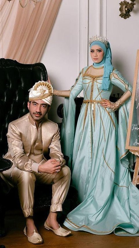 Bertema Aladin dan Jasmine, Ini Potret Prewedding Reza DA dan Amira Tunangannya<br>