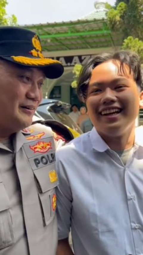 Senyum Lebar Pelajar SMK Sampai Berani Peluk Erat Kombes Polisi, Momen Tak Terlupakan