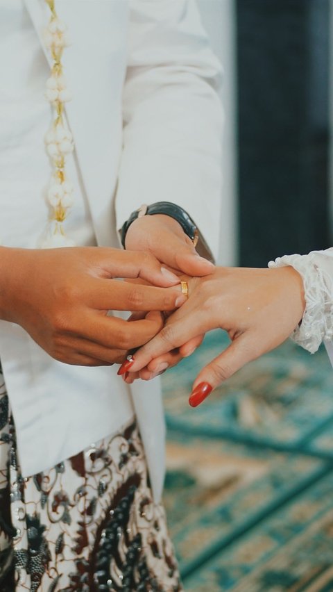 Potret Pernikahan Anak Haji Ciut Undang Lesti hingga Happy Asmara, 14 Hari 14 Malam Baru Dimulai, Warga Disawer Rp100 Ribu<br>