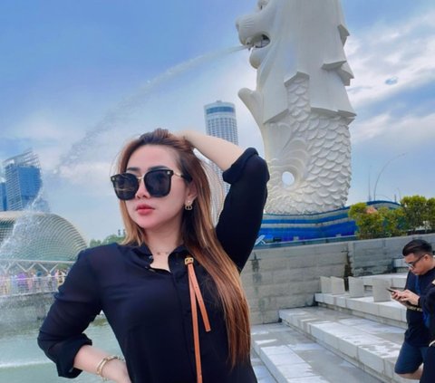 Portrait of Luluk Nuril, a TikTok Celebrity who went Viral after Scolding an Intern, Turns out to be a Police Officer's Wife!