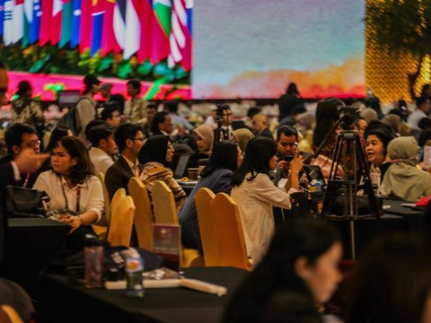 FOTO: Intip Kesibukan Ruang Media Center di Hari Pertama KTT ke-43 ASEAN 2023