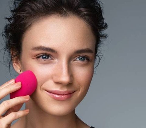 Beware of 5 Makeup Ingredients that Easily Trigger Acne