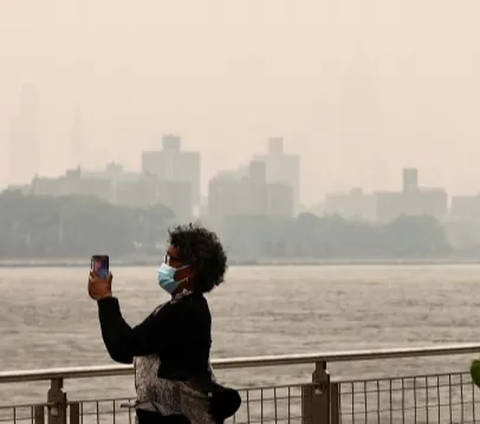 Polusi Udara Meningkat, Warga Jakarta Diminta Kembali Kenakan Masker