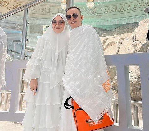 A Series of Celebrities Who Have Received Harsh Criticism during Umrah, Latest is Ayu Ting Ting's Parents