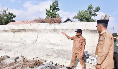 Sementara, Penjabat Bupati Takalar, Setiawan Aswad, mengatakan, kehadiran Gubernur Sulsel Andi Sudirman Sulaiman melakukan peletakan batu pertama di akhir masa kerjanya, membuktikan kecintaannya terhadap masyarakat Takalar.