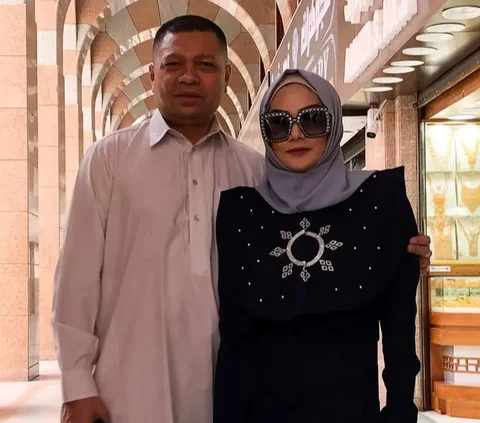 A Series of Celebrities Who Have Received Harsh Criticism during Umrah, Latest is Ayu Ting Ting's Parents