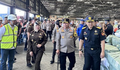 Untung mengatakan, saat ini YOR (Yard Occupancy Ratio) di pelabuhan Tanjung Perak ada di bawah 40 persen<br>