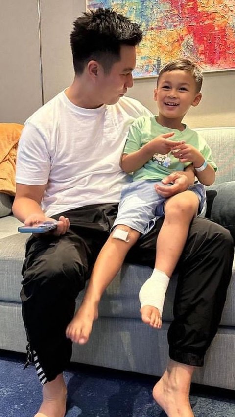 Kondisi Kiano Anak Baim Wong Jalani Operasi Usai Kaki Terkena Mata Pisau Chopper