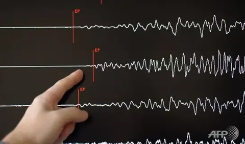 Pusat gempa berada di 284 km arah Pegunungan Bintang, Papua. 