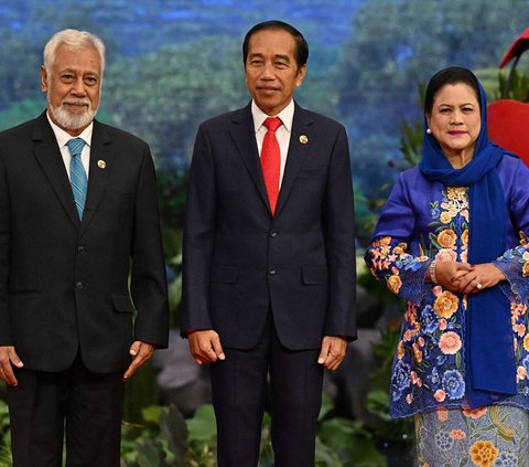 FOTO: Potret PM Timor Leste Xanana Gusmao Cium Tangan Iriana, Begini Reaksi Jokowi