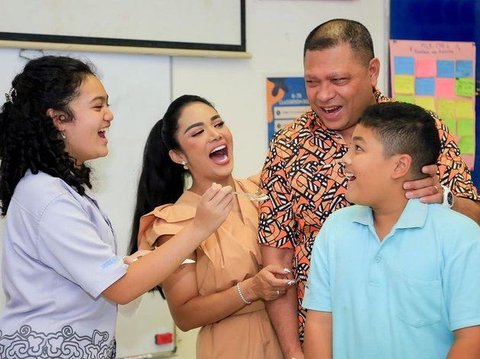 8 Foto Ulang Tahun Amora Lemos Ke-12, Dirayakan Bersama Teman Sekelas