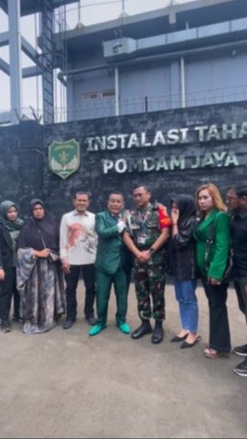 Hotman 911 sendiri merupakan program bantuan hukum yang dibuat oleh pengacara berdarah Batak itu untuk membantu masyarakat kurang mampu.