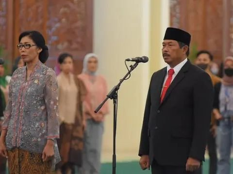 Komjen Pol (Purn.) Nana Sudjana - Pj Gubernur Jawa Tengah