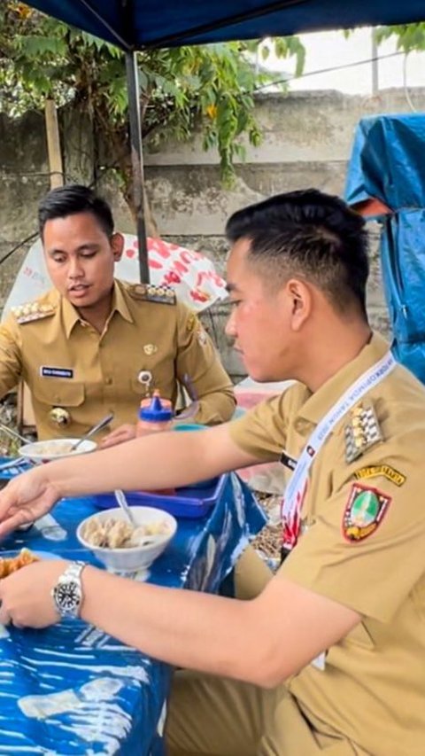 Gibran Kasih Hadiah Spesial ke Bupati Dico, Pas Dilihat Enggak Kuat Bikin Ngakak