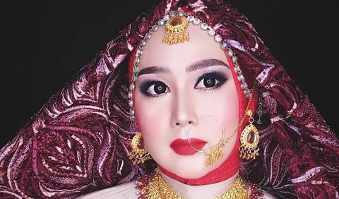 Potret Linda D'Academy 3 tersebut menjadi salah satu yang mencuri perhatian netizen. Potretnya disebut mirip Soimah.<br>