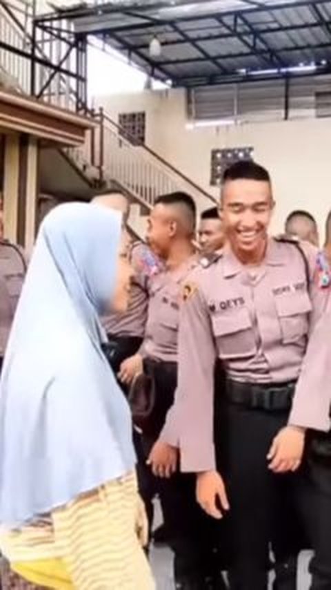 Puluhan Siswa SPN Sambangi Yayasan Aipda Purnomo yang Menampung OGDJ Untuk Menjadi Polisi Baik 'Dilatih Jadi Sosial'