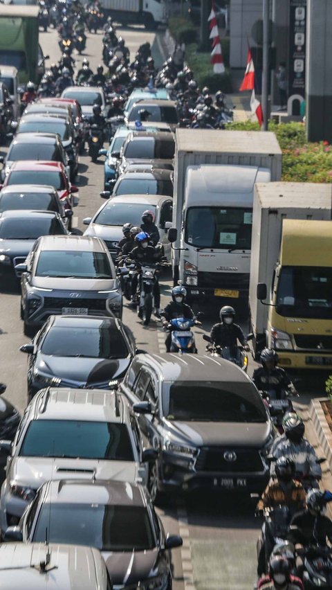 Pengalihan jalan ini dilakukan demi memperlancar acara KTT ASEAN 2023 yang saat ini sedang berlangsung.