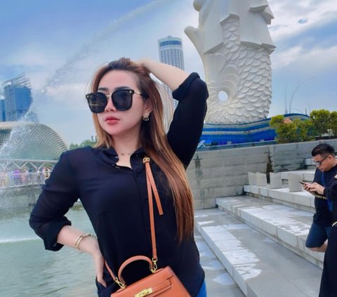 Portrait of Luluk Nuril, TikTok Celebrity and Police Officer's Wife who Went Viral after Scolding an Intern Student, Loves to Show off a Glamorous Life!