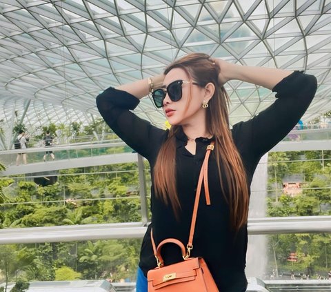 Portrait of Luluk Nuril, TikTok Celebrity and Police Officer's Wife who Went Viral after Scolding an Intern Student, Loves to Show off a Glamorous Life!