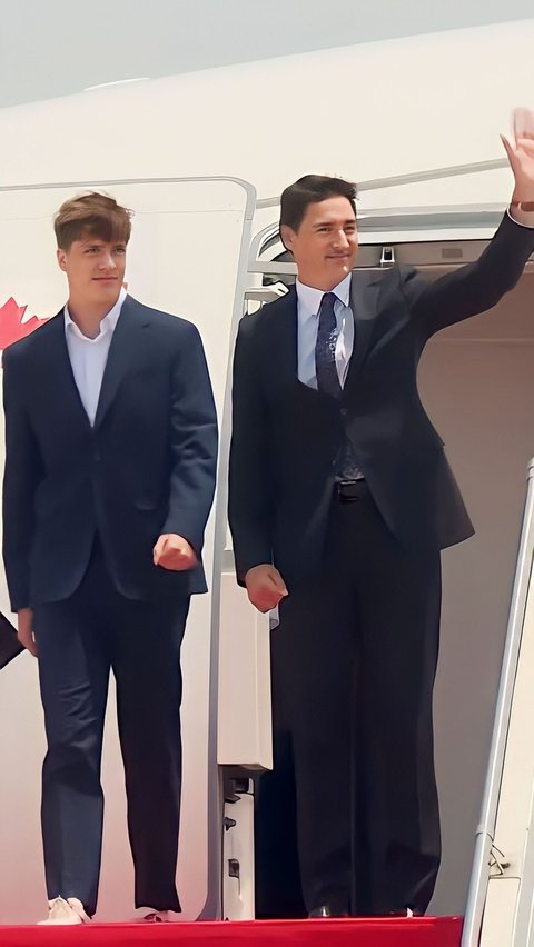 Pesona Putra PM Kanada Justin Trudeau yang Ikut Hadiri KTT ke-43 ASEAN, Tampil Kasual dengan Sepatu Sneakers