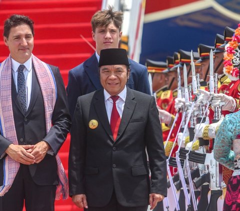 Acting Governor of Banten Welcomes the Arrival of Canadian PM Justin Trudeau at the 43rd ASEAN Summit