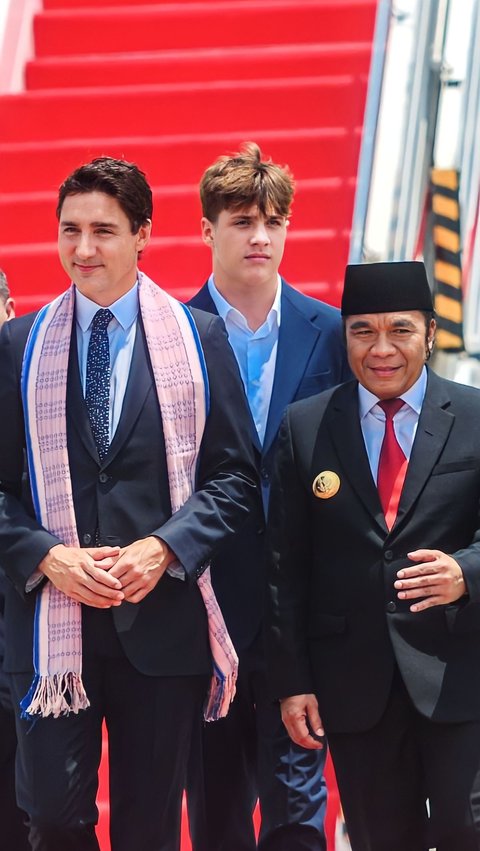 Governor of Banten Welcomes the Arrival of Canadian Prime Minister Justin Trudeau at the 43rd ASEAN Summit.