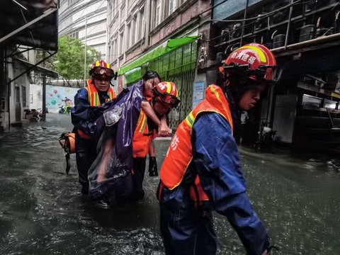 FOTO: Kondisi China Terendam Banjir Parah hingga Sebabkan Kerugian Puluhan Triliun Rupiah