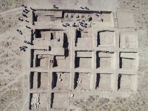 Temuan 13 Guci Kuno Kerajaan Urartu Bikin Arkeolog Bingung dan Pemburu Harta Karun Penasaran