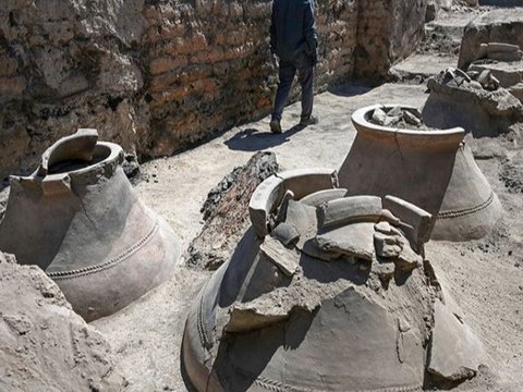 Temuan 13 Guci Kuno Kerajaan Urartu Bikin Arkeolog Bingung dan Pemburu Harta Karun Penasaran