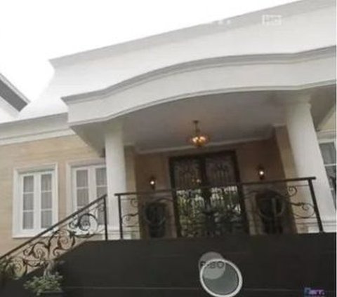 Luxurious Celebrity Homes in Bintaro Area, Super Mega Design Makes You Stunned!