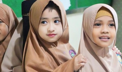 Nama bayi perempuan awalan B Islami beserta artinya, bermakna baik :