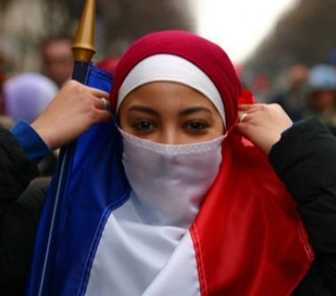 Tahun Ajaran Baru, Sekolah Prancis Usir Pulang Siswi Muslim karena Pakai Abaya