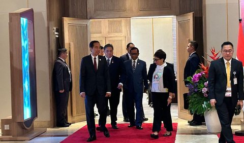 Dalam pertemuan tersebut, Presiden Joko Widodo hadir didampingi oleh Menteri Koordinator Bidang Perekonomian Airlangga Hartarto beserta sejumlah Menteri lainnya.<br>