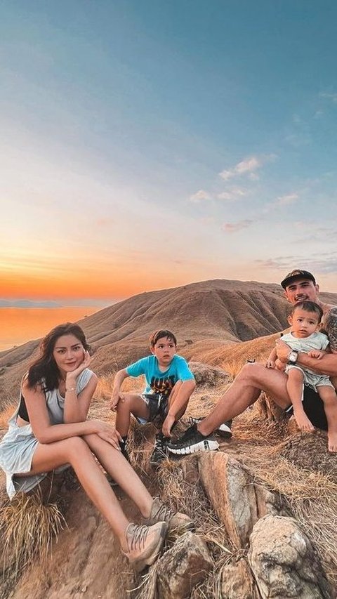 Keputusan Jessica untuk berlibur ke Labuan Bajo juga menjadi sorotan netizen, akun Instagramnya jadi ramai.