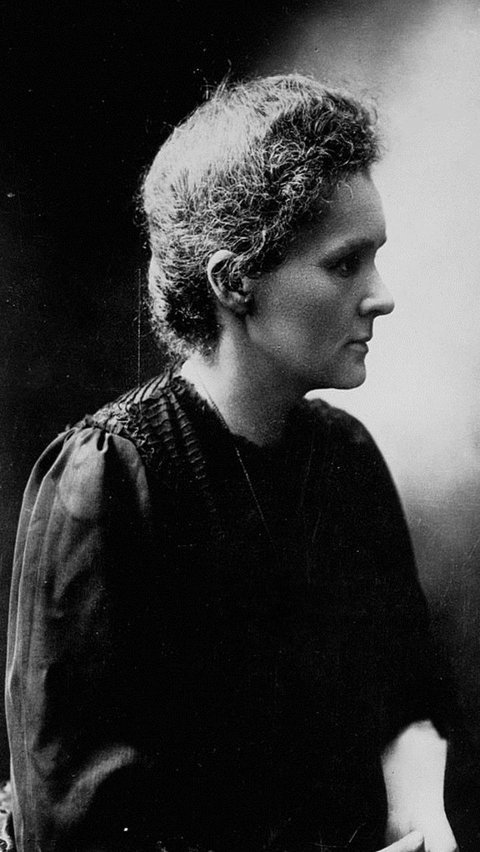 Marie Curie (1867-1934)<br>